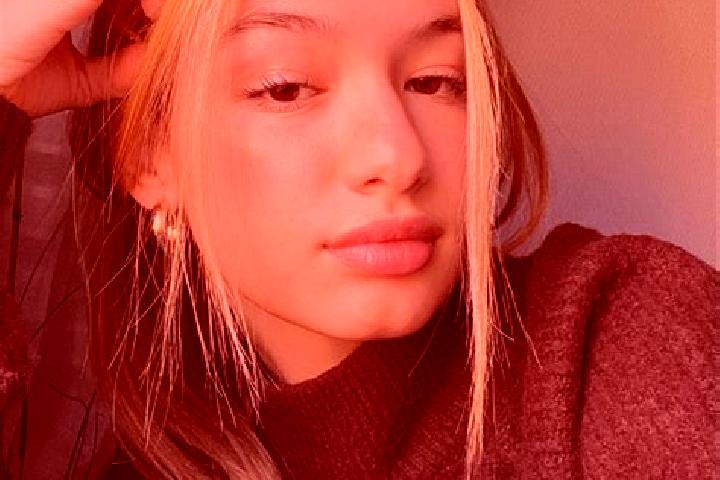 Mia, 29, a blonde brown-eyed caucasian companion based in Veneraton. Offering GFE, Deep French Kissing, Fetish. Available for incall and outcall, day and eve...