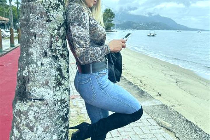 Mia, 29 — Escort in Candido Sales, Brazil