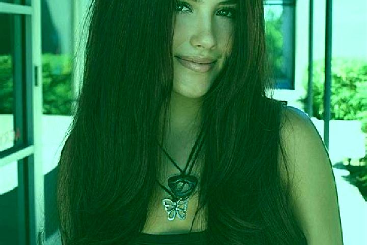 Mia, 30, a auburn dark-eyed middle eastern companion based in Valdampierre. Offering Striptease, Erotic Massage, Overnight, Roleplay. Available for incall an...