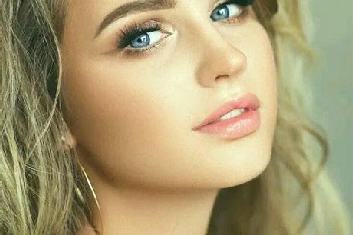Mia, 30, a dark blonde blue-eyed ebony companion based in San Giovanni in Fiore. Offering Tantra, Overnight, Massage. Available for incall and outcall, day a...