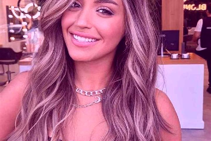 Mia, 30, a dark blonde brown-eyed middle eastern companion based in Damiao. Offering OWO, Dinner Date, Roleplay, Erotic Massage. Available for incall and out...