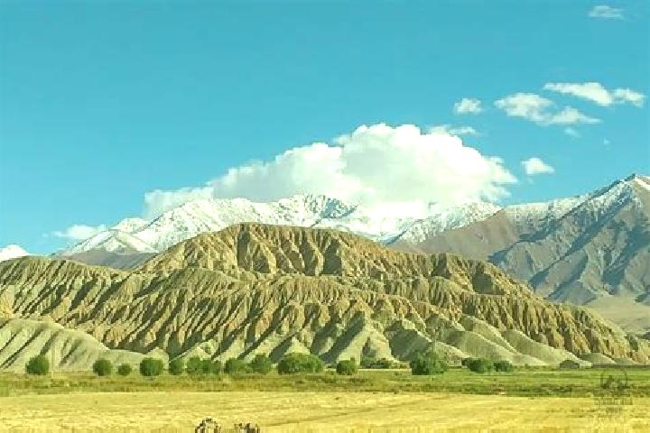 Mia, 30 — Escort in Kochkor, Kyrgyzstan