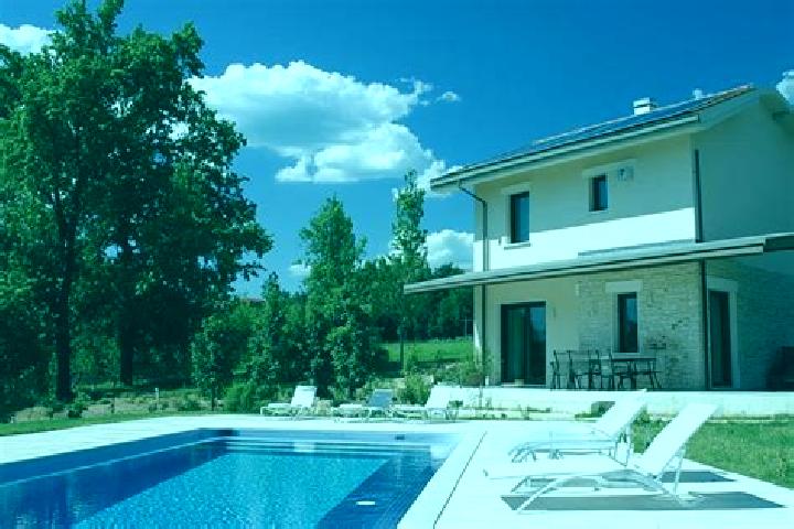 Mia, 30 — Escort in Petrignano, Italy