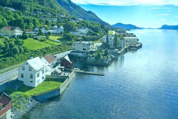 Mia, 30 — Escort in Sjoholt, Norway