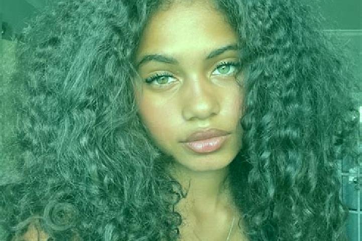 Mia, 31, a black dark-eyed ebony companion based in Roesa. Offering Erotic Massage, Dinner Date, Fetish, BDSM. Available for incall and outcall, day and even...