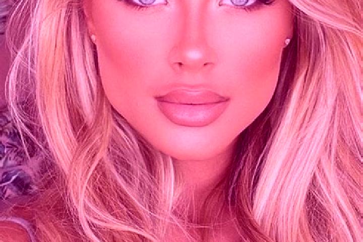Mia, 31, a blonde hazel-eyed latina companion based in Kapelle. Offering A-Level, BDSM, Couples. Available for incall and outcall, overnight bookings available.