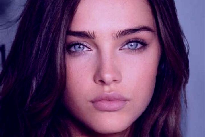 Mia, 31, a brunette blue-eyed middle eastern companion based in Lea Hill. Offering OWO, Overnight, BDSM. Available for incall and outcall, day and evening da...