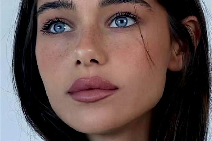 Mia, 31, a brunette brown-eyed mixed companion based in Pieve del Cairo. Offering Overnight, Couples. Available for incall and outcall, overnight bookings av...