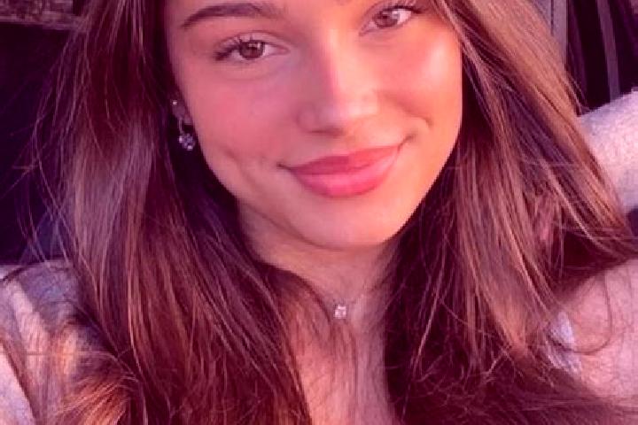 Mia, 31, a brunette hazel-eyed latina companion based in Sorkheh. Offering Striptease, Dinner Date, Prostate Massage. Available for incall and outcall, day a...