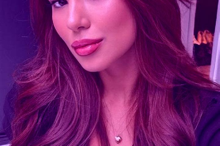 Mia, 31, a chestnut brown-eyed latina companion based in Cruz do Espirito Santo. Offering Duos, Prostate Massage, Roleplay, CIM. Available for incall and out...