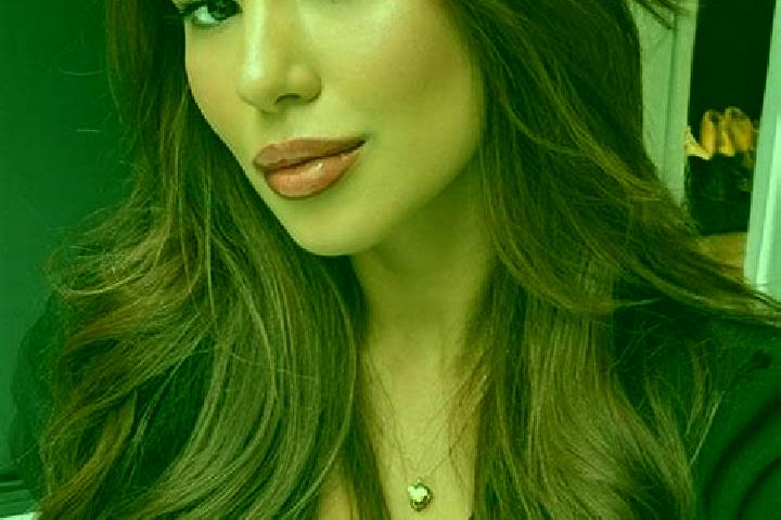 Mia, 31, a chestnut dark-eyed latina companion based in Hradistko. Offering Striptease, 69, BDSM. Available for incall and outcall, day and evening dates.