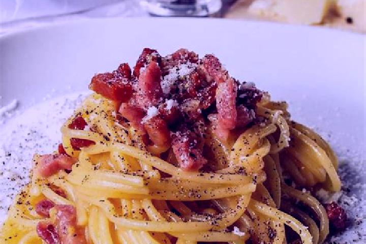 Mia, 31 — Escort in Carbonara, Italy