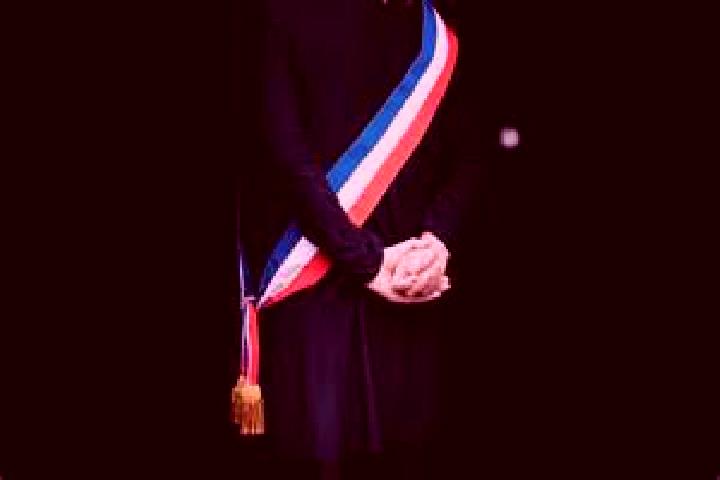 Mia, 31 — Escort in Lorcy, France