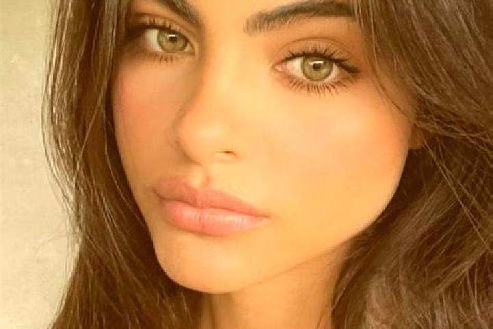 Mia, 32, a brunette dark-eyed indian companion based in Nea Filadelfeia. Offering GFE, Massage, CIM. Available for incall and outcall, day and evening dates.
