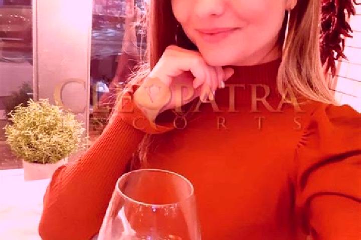 Mia, 32, a dark blonde dark-eyed mediterranean companion based in Dante. Offering Prostate Massage, BDSM, Dinner Date, OWO. Available for incall and outcall,...