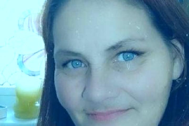 Mia, 32, a red grey-eyed european companion based in Valea Vintului. Offering Fetish, Party Girl, Domination, CIM. Available for incall and outcall, day and ...
