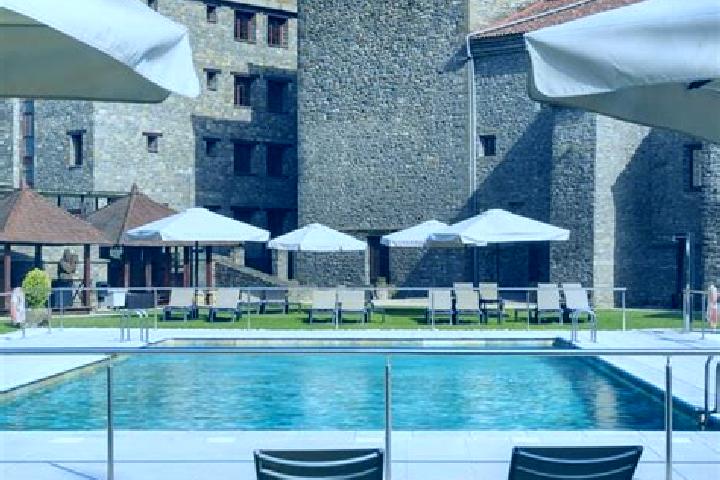 Mia, 32 — Escort in Boltana, Spain