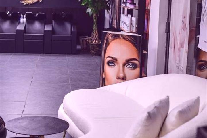 Mia, 32 — Escort in Deurne, Belgium