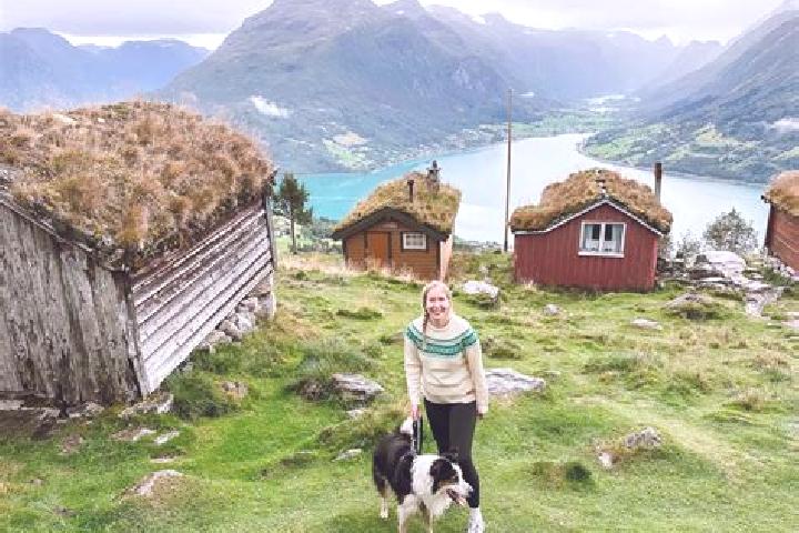 Mia, 32 — Escort in Jordtveit, Norway