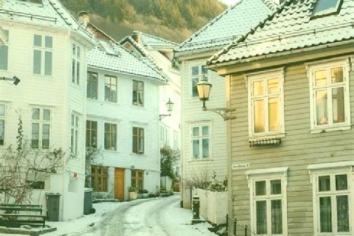 Mia, 32 — Escort in Sorumsand, Norway