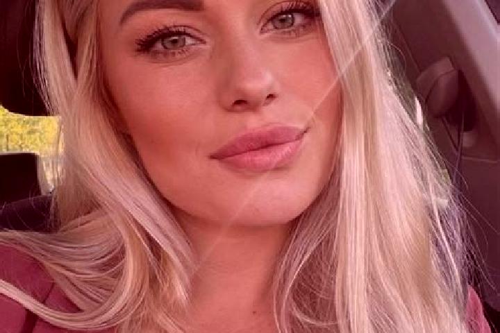 Mia, 33, a blonde hazel-eyed caribbean companion based in Carlazzo. Offering Duos, Deep French Kissing, Fetish, Couples. Available for incall and outcall, da...