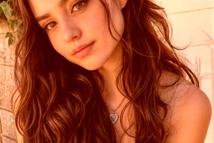 Mia, 33, a chestnut hazel-eyed middle eastern companion based in Francenigo. Offering Couples, Domination, Striptease. Available for incall and outcall, over...