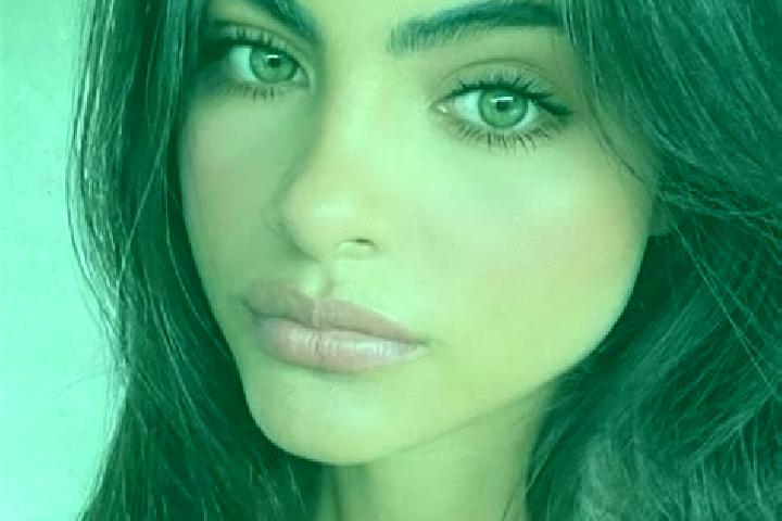 Mia, 33, a dark blonde dark-eyed indian companion based in Quagliuzzo. Offering 69, Dinner Date, CIM. Available for incall and outcall, day and evening dates.
