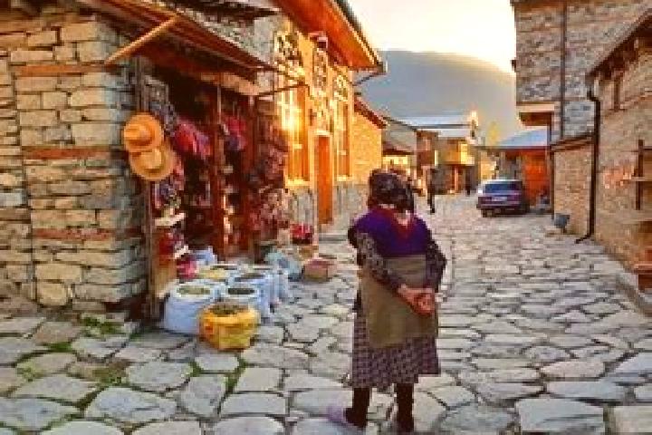 Mia, 33 — Escort in Lahij, Azerbaijan