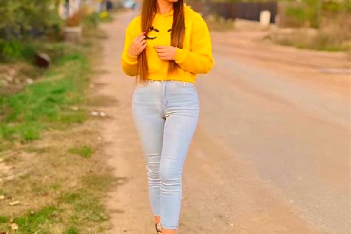 Mia, 33 — Escort in Morteni, Romania