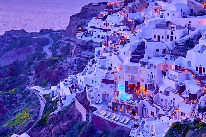 Mia, 34 — Escort in Ayiai Paraskiai, Greece