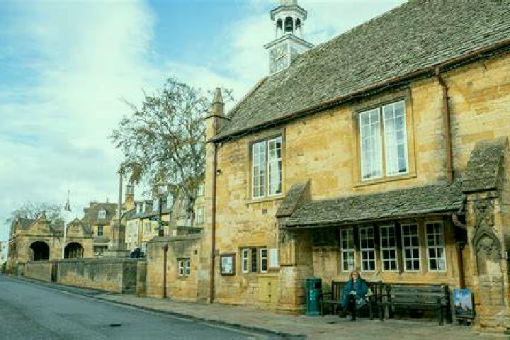 Mia, 34 — Escort in Chipping Campden, United Kingdom