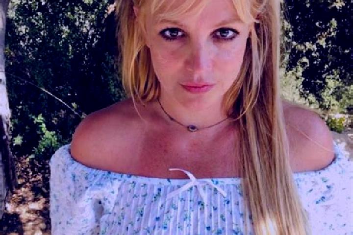 Mia, 34 — Escort in Danilov, Russia