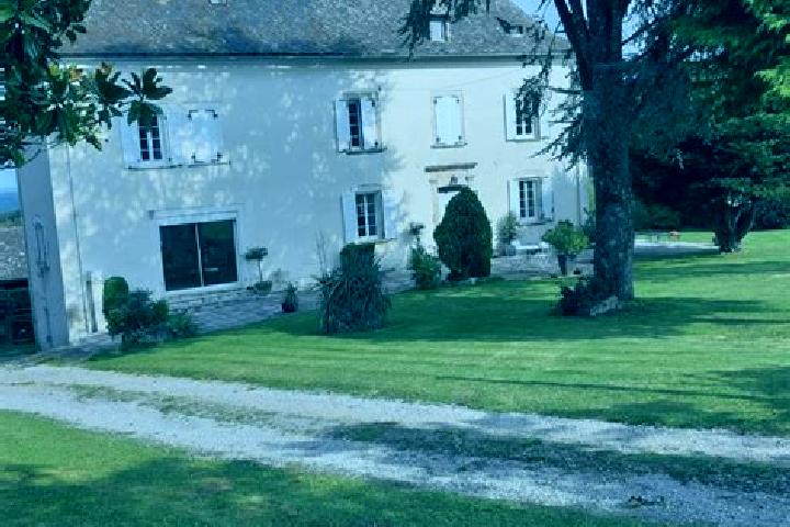 Mia, 34 — Escort in Morlhon-le-Haut, France