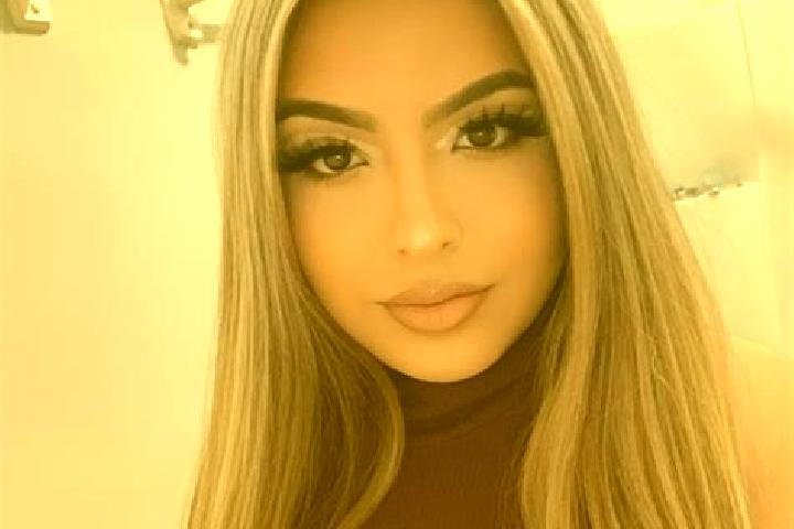 Mia, 36, a blonde brown-eyed latina companion based in Zicapa. Offering Deep French Kissing, GFE, A-Level. Available for incall and outcall, day and evening ...