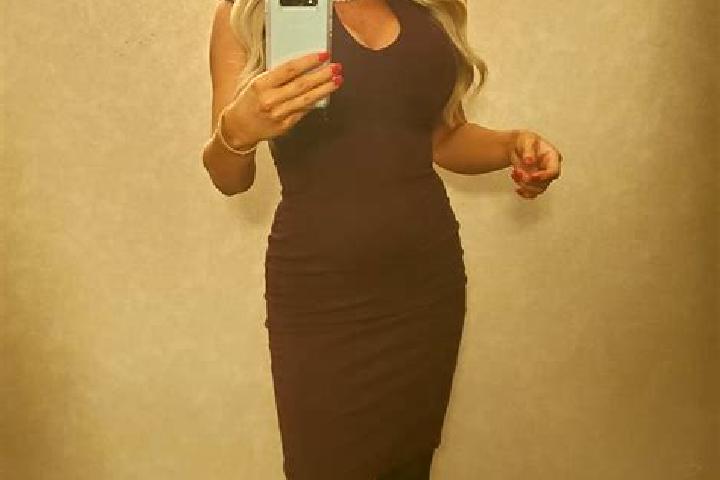 Mia, 36, a blonde grey-eyed latina companion based in Villalobon. Offering Striptease, Domination, Girlfriend Experience, Dinner Date. Available for incall a...