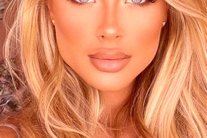 Mia, 36, a blonde hazel-eyed latina companion based in Yatunpu. Offering 69, Dinner Date, Party Girl, BDSM. Available for incall and outcall, overnight booki...