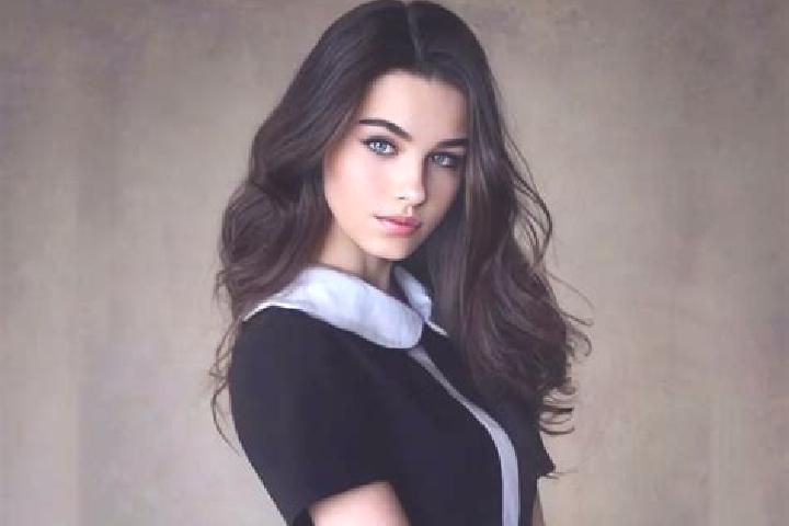 Mia, 36, a brunette grey-eyed slavic companion based in Samboleni. Offering Couples, Overnight, Striptease. Available for incall and outcall, overnight booki...