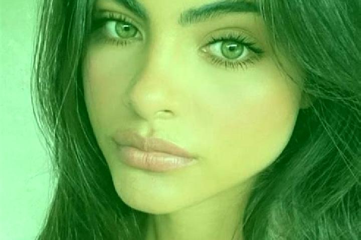 Mia, 36, a red hazel-eyed mediterranean companion based in Palidoro. Offering Massage, Overnight, Domination, Duos. Available for incall and outcall, day and...
