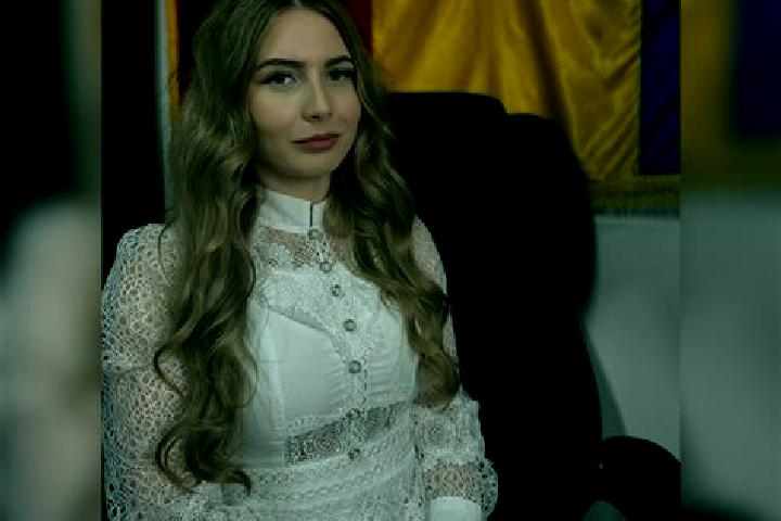 Mia, 36 — Escort in Horgesti, Romania