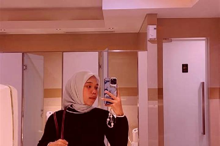 Mia, 36 — Escort in Tehoru, Indonesia