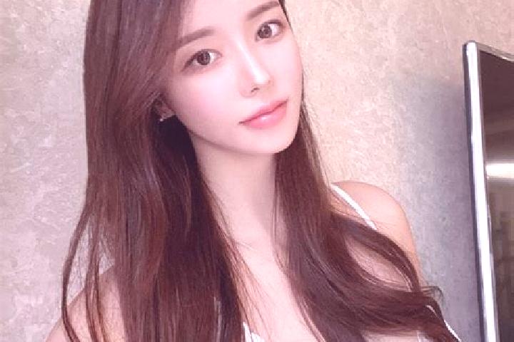 Mia, 36 — Escort in Wanjiangqu, China