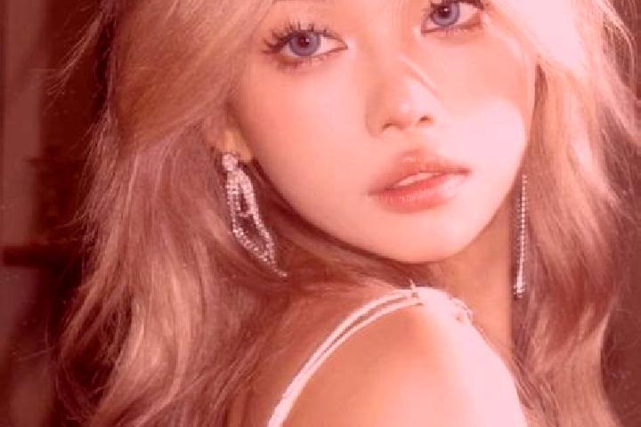 Mia, 37, a blonde grey-eyed asian companion based in Stedesand. Offering Couples, Duos, A-Level. Available for incall and outcall, day and evening dates.
