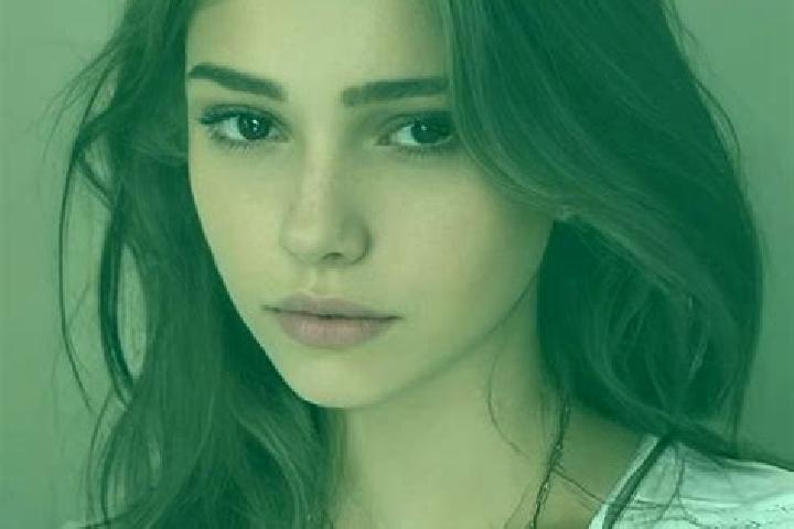 Mia, 37, a chestnut green-eyed slavic companion based in Pasni. Offering Overnight, BDSM, OWO. Available for incall and outcall, day and evening dates.