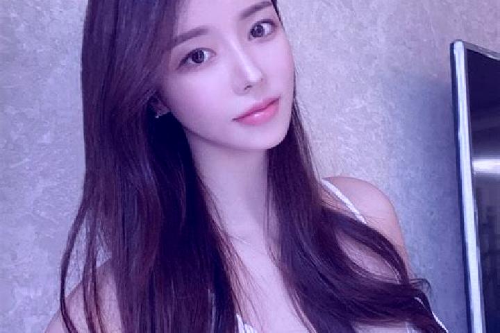 Mia, 37 — Escort in Dugu, China