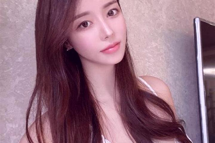 Mia, 37 — Escort in Ercheng, China