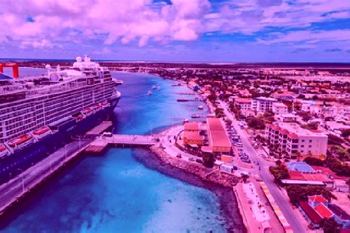 Mia, 37 — Escort in Kralendijk, Bonaire