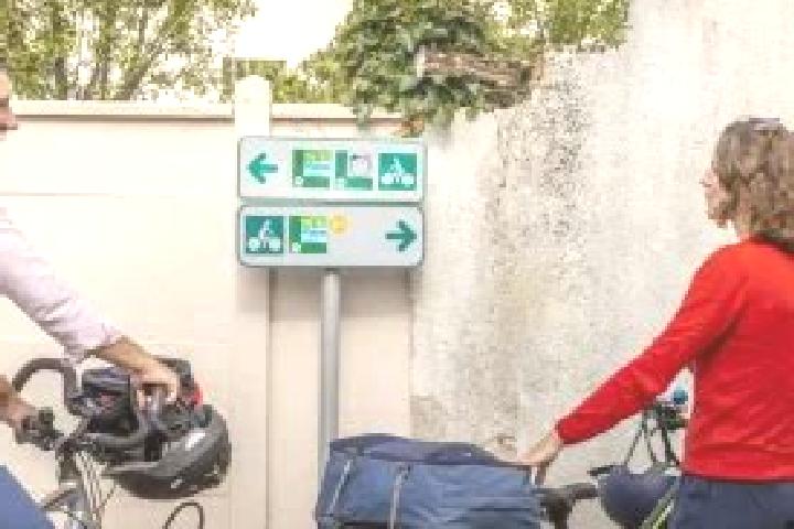 Mia, 37 — Escort in Plaimpied-Givaudins, France