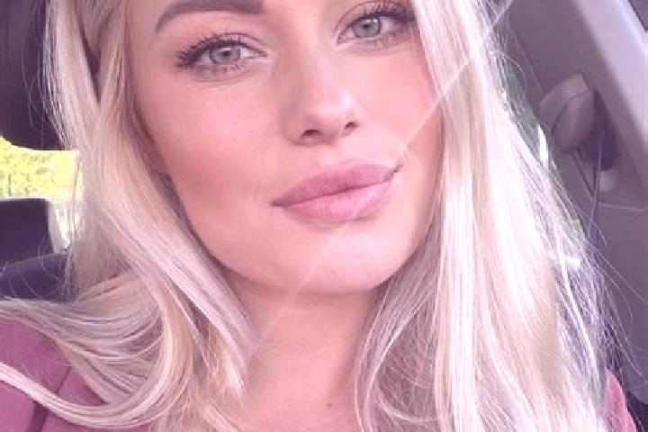 Mia, 38, a blonde hazel-eyed mediterranean companion based in Sallustiano. Offering Tantra, Domination, Party Girl. Available for incall and outcall, day and...