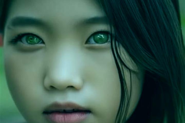 Mia, 38, a red green-eyed asian companion based in Senlis. Offering 69, GFE, Domination. Available for incall and outcall, overnight bookings available.