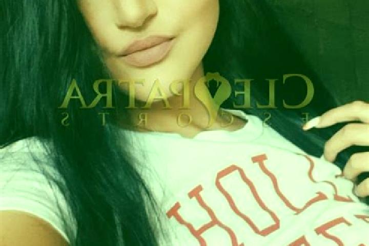 Mia, 38, a red grey-eyed middle eastern companion based in Poix-du-Nord. Offering Fetish, Tantra, Massage, Striptease, OWO. Available for incall and outcall,...